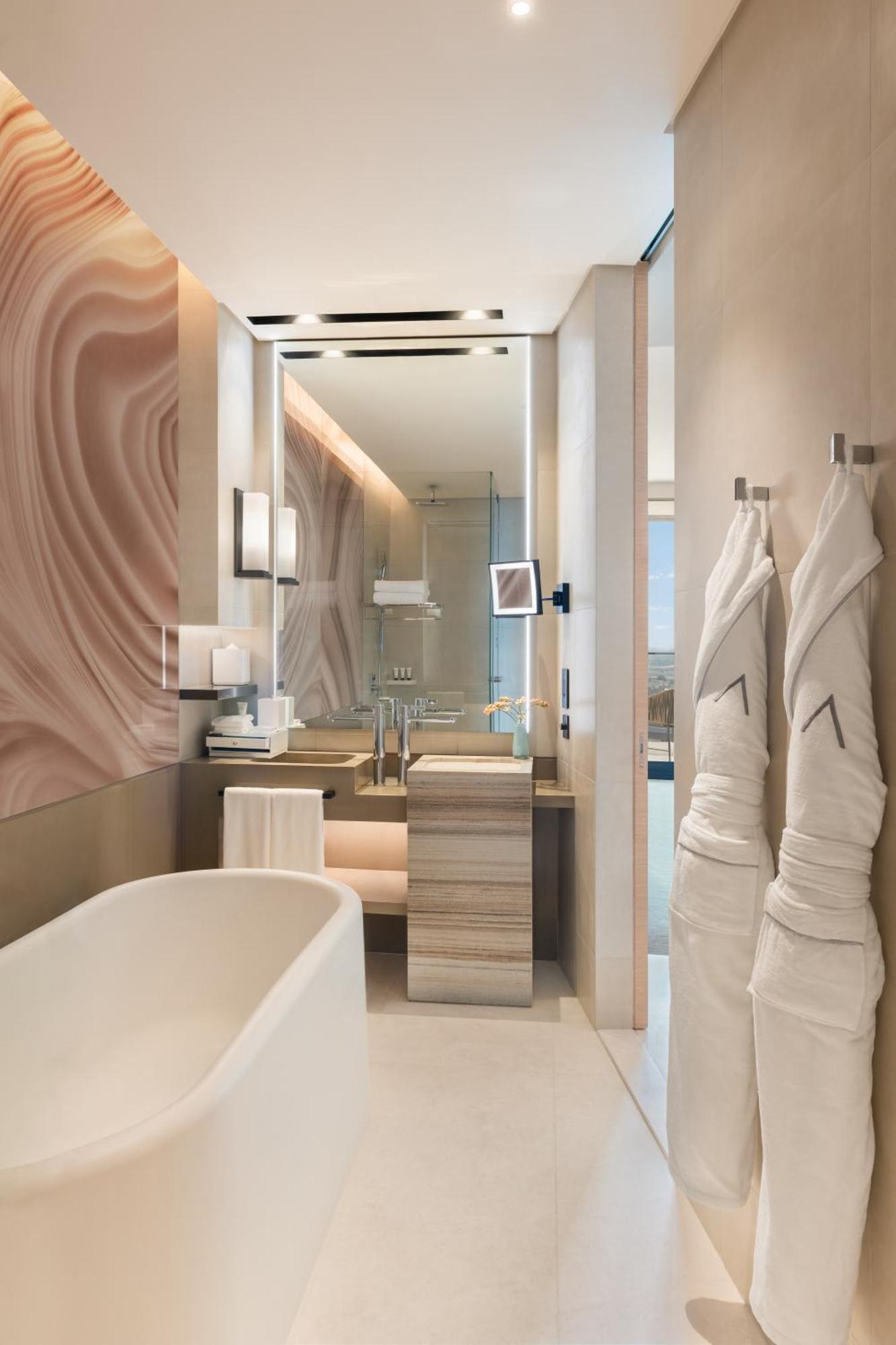 Family Marina City View Interconnecting Room